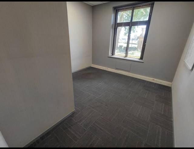 530M² OFFICE TO LET IN MAGALIESSIG